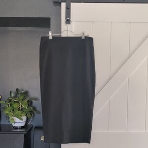 14th & Union Classic Black Midi Skirt